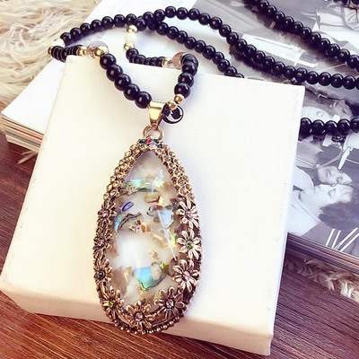 Διαφορετικοί τύποι γυναικεία κολιέ 