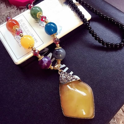 Διαφορετικοί τύποι γυναικεία κολιέ 