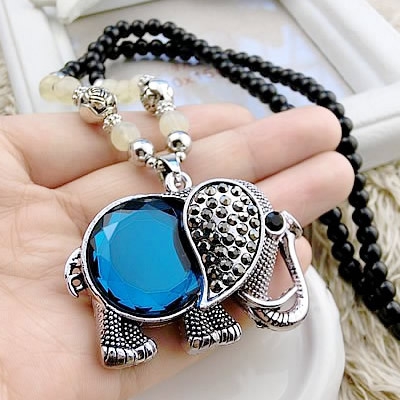 Διαφορετικοί τύποι γυναικεία κολιέ 