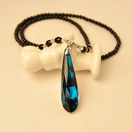 Различни модели дамски колиета