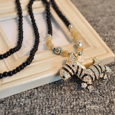 Различни модели дамски колиета