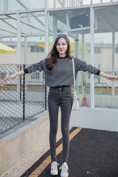 Стилни сиви дамски дънки 