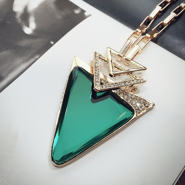 Дамски колиета с кристали в различни модели и цветове 