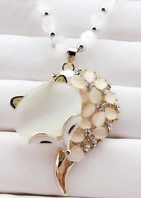 Различни видове дамски колиета 