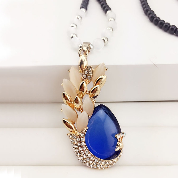 Различни видове дамски колиета 