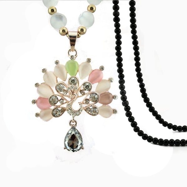 Различни видове дамски колиета 