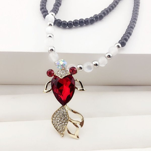 Различни видове дамски колиета 