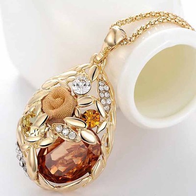 Различни видове дамски колиета 