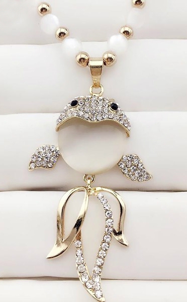 Различни видове дамски колиета 