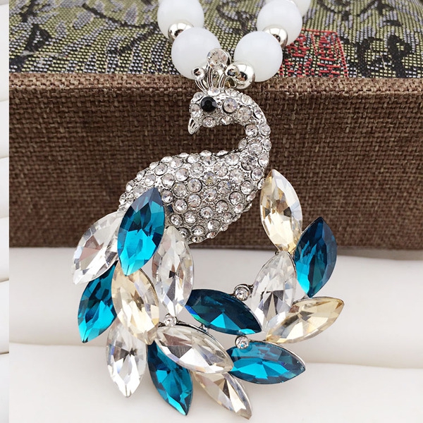 Различни видове дамски колиета 