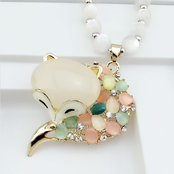 Различни видове дамски колиета 