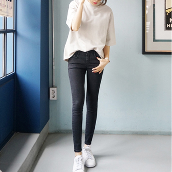 Стилни дамски дънки - 4 модела 