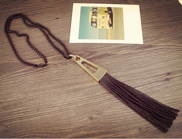 Различни видове дамски колиета 