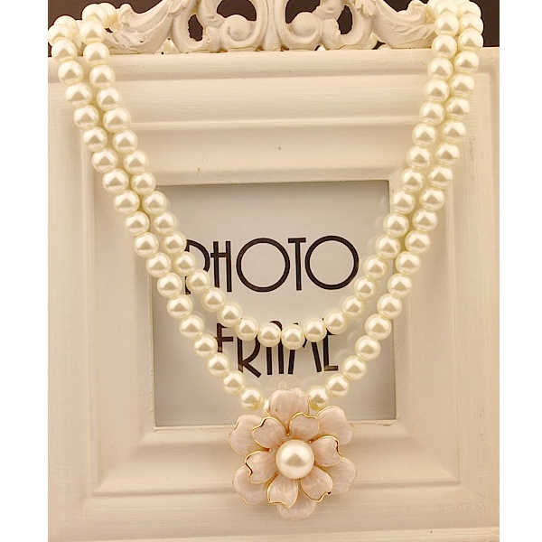 Различни видове дамски колиета 