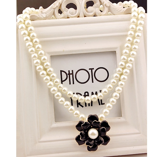 Различни видове дамски колиета 