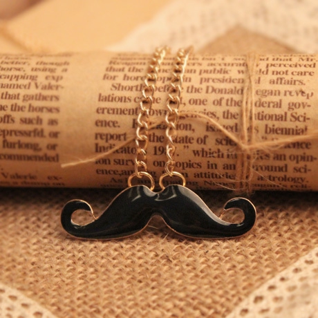 Стилни дамски колиета 