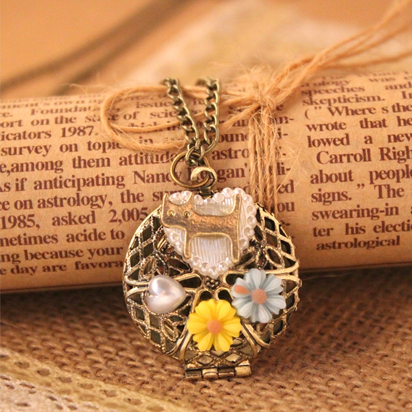 Стилни дамски колиета 