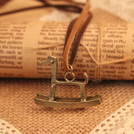 Стилни дамски колиета 