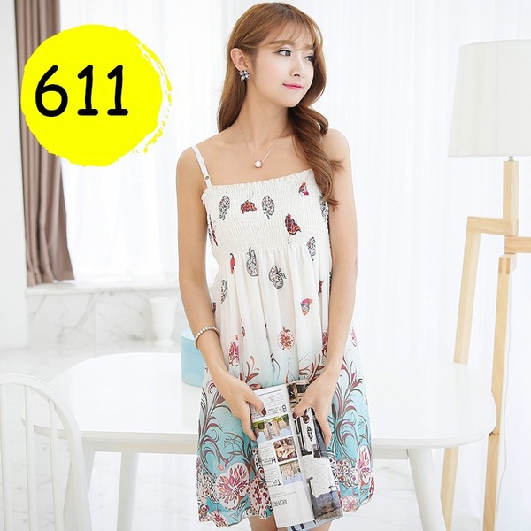 Οι γυναίκες φορέματα μοντέρνα παραλία το καλοκαίρι σε διάφορα κορυφαία μοντέλα