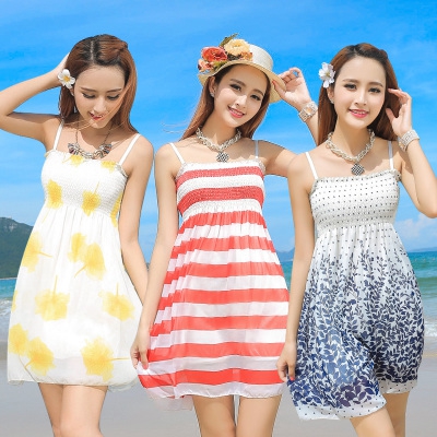 Οι γυναίκες φορέματα μοντέρνα παραλία το καλοκαίρι σε διάφορα κορυφαία μοντέλα