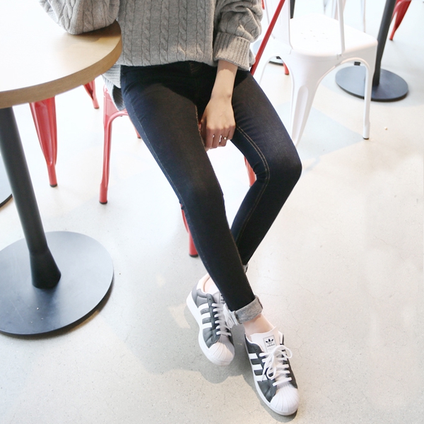 Тънки и дебели  дамски дънки - 4 модела 