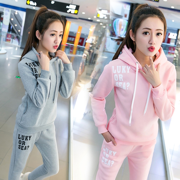 Дамски спортен анцунг 