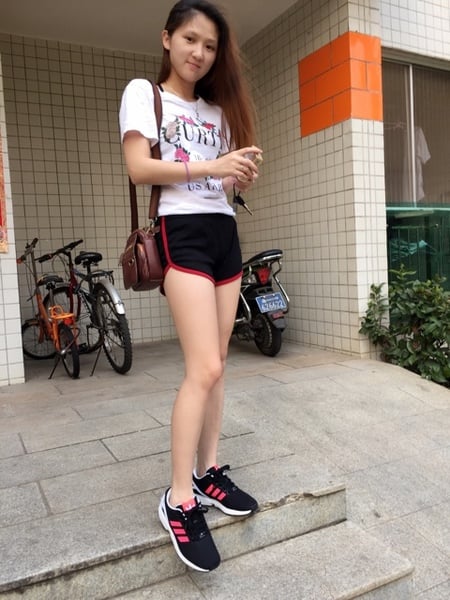 Дамски къси панталони - еластични, плажни и спортни - зелени, жълти, розови, сини и червени