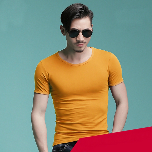 Πουκάμισο των ανδρών σε πολλά διαφορετικά χρώματα