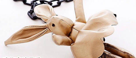 Модерни дамски огърлици в различни разцветки и модели 