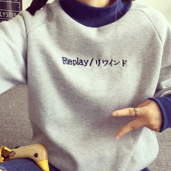 Дамски спортен пуловер в различни цветове и модели