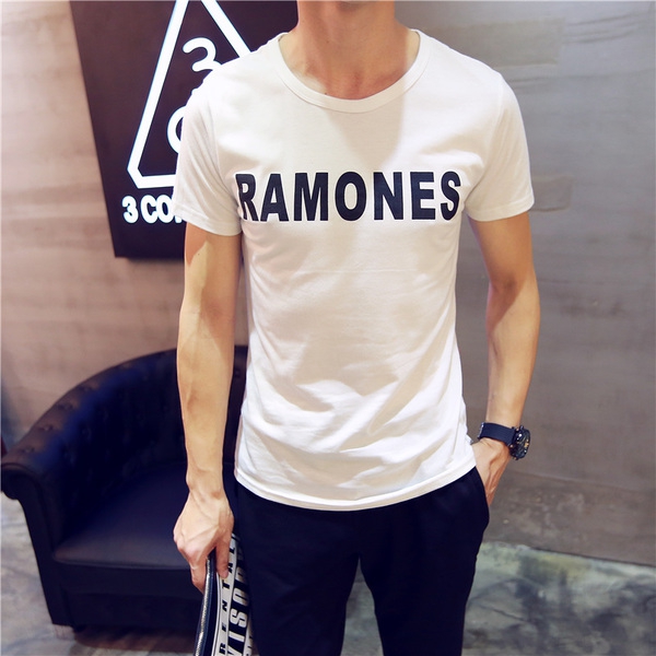 Мъжки тениски в различни модели и цветове