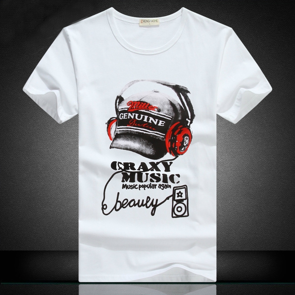 Различни модели на мъжки тениски