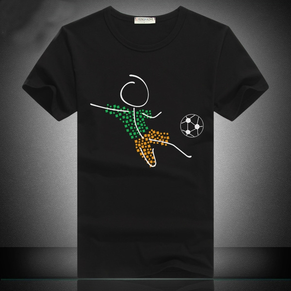 Различни модели на мъжки тениски