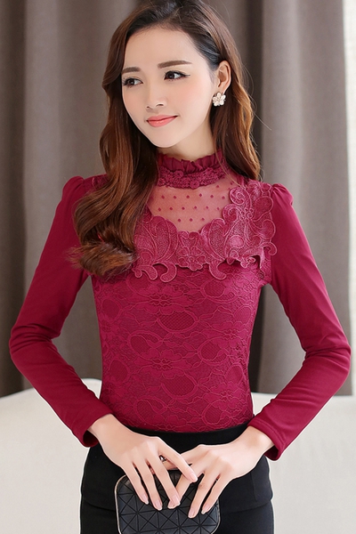Дамска блуза с дантела