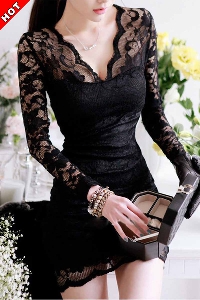Дамска черна рокля с дантелен дълъг ръкав