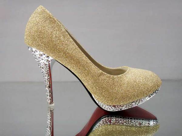 Стилни дамски обувки- различна височина от 6 и 9 см