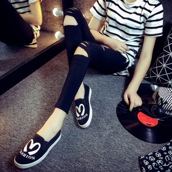 Γυναικεία  παπούτσια με εκτύπωση σε διάφορα χρώματα