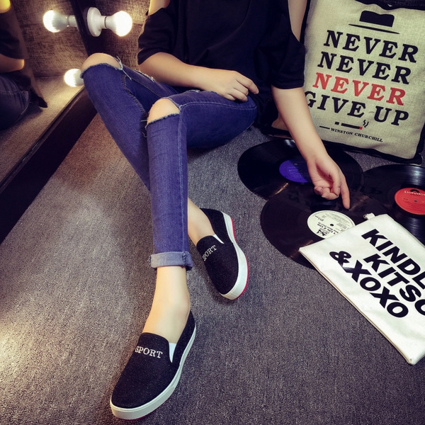 Γυναικεία  παπούτσια με εκτύπωση σε διάφορα χρώματα