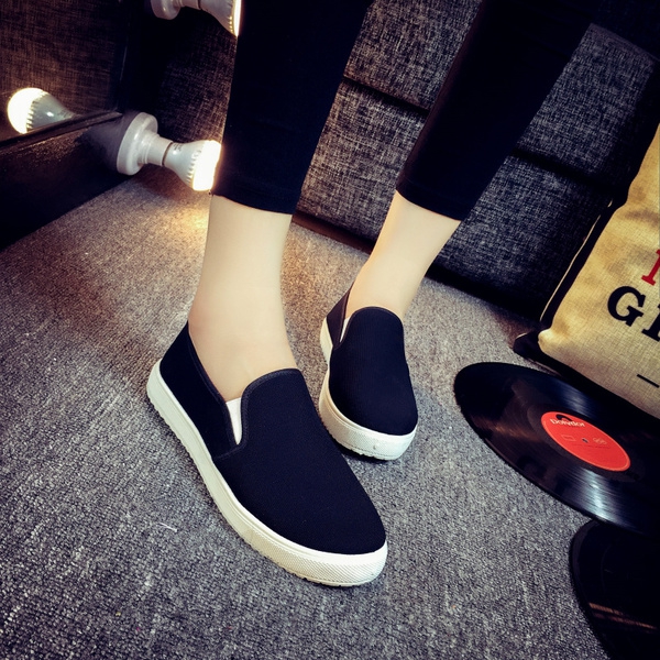 Γυναικεία  παπούτσια με εκτύπωση σε διάφορα χρώματα