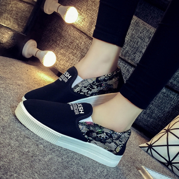 Γυναικεία  παπούτσια με εκτύπωση σε διάφορα χρώματα