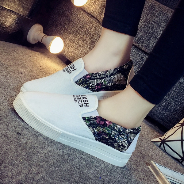 Γυναικεία  παπούτσια με εκτύπωση σε διάφορα χρώματα