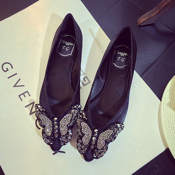 Елегантни дамски обувки 