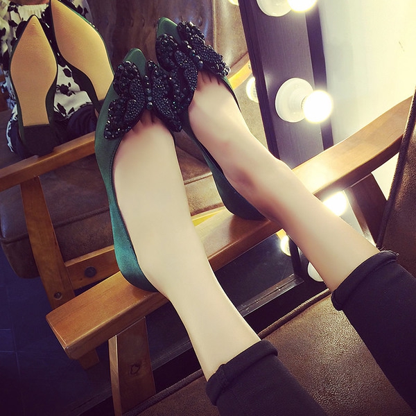 Елегантни дамски обувки 