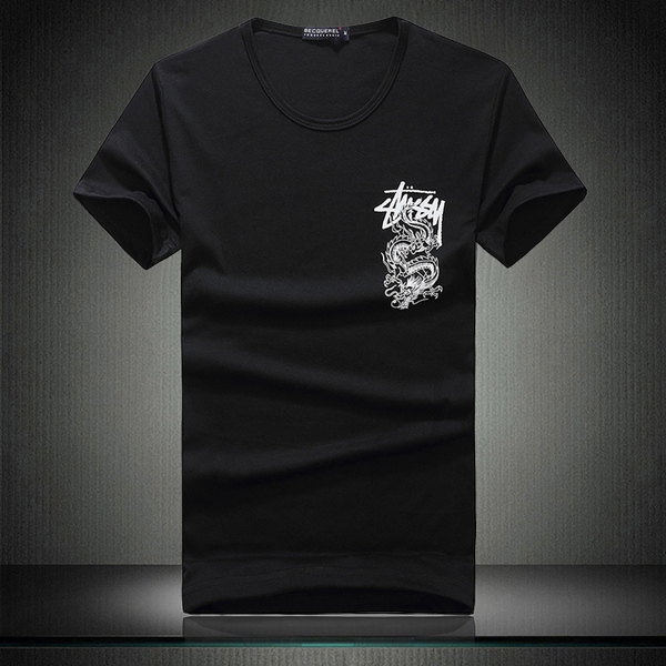 Много различни модели мъжки тениски