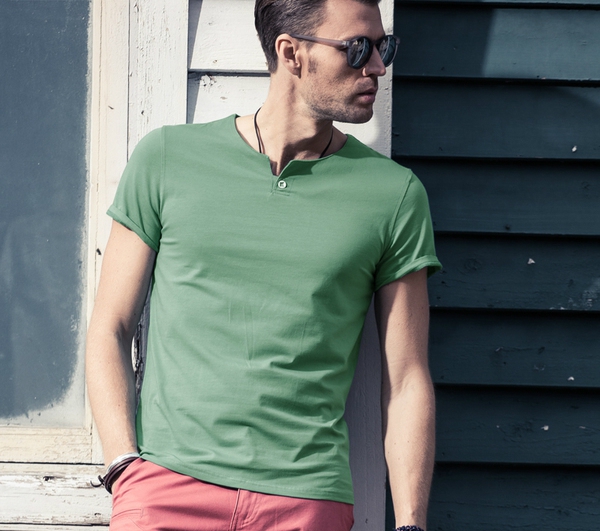 Модерна мъжка тениска в различни цветове
