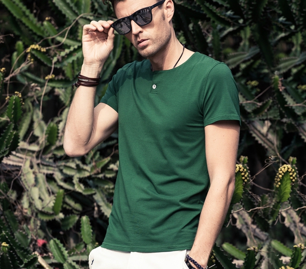 Модерна мъжка тениска в различни цветове