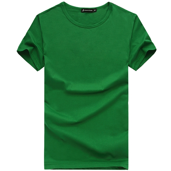 Много различни цветове мъжки тениски