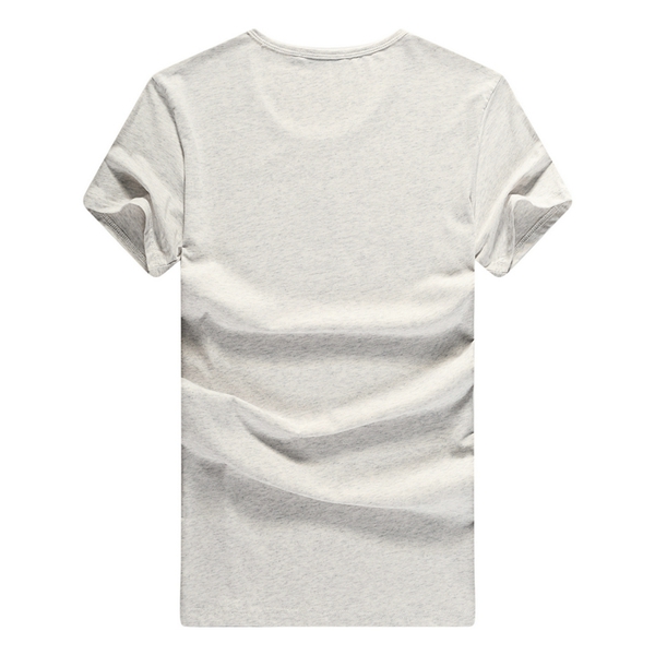 Мъжки тениски в няколко различни цвята