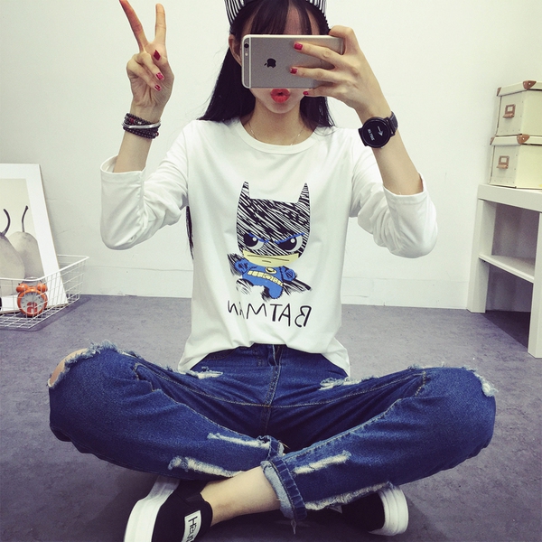 Κυρίες λευκό πουκάμισο με διαφορετικές εκτυπώσεις των χαρακτήρες κινουμένων σχεδίων ή μεγέθη