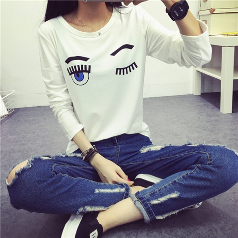 Κυρίες λευκό πουκάμισο με διαφορετικές εκτυπώσεις των χαρακτήρες κινουμένων σχεδίων ή μεγέθη